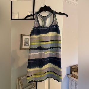 Nike Dri Fit Workout Top Size Large